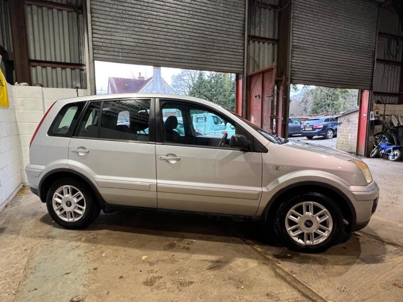FORD FUSION