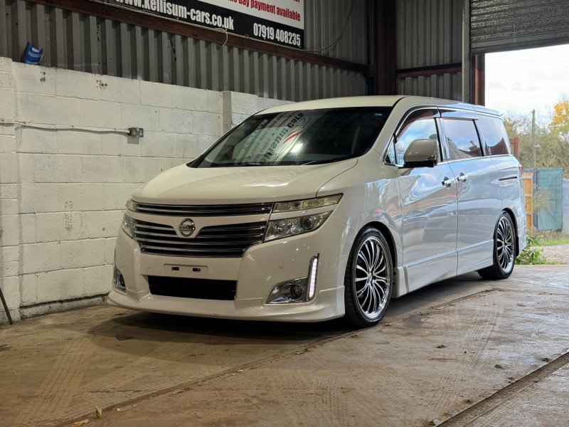NISSAN ELGRAND