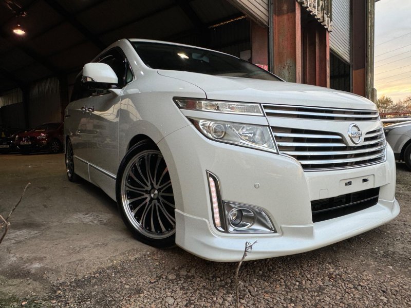 NISSAN ELGRAND
