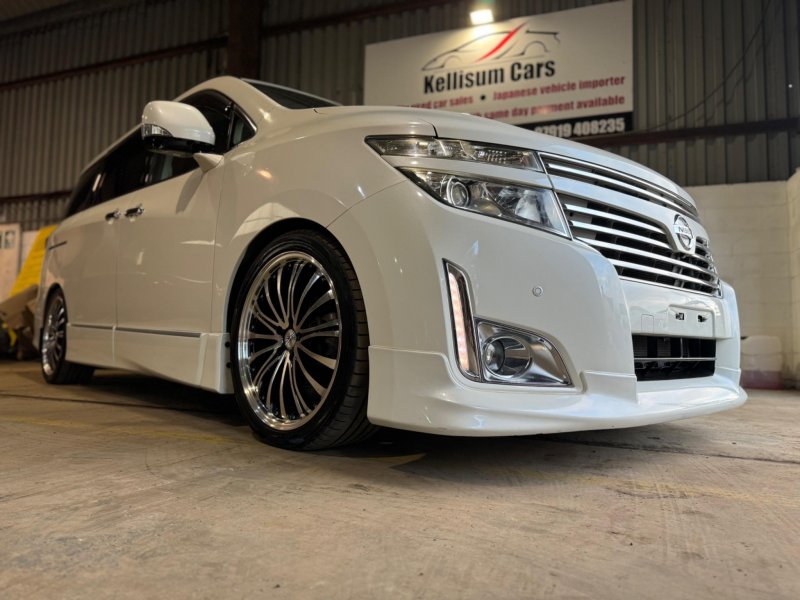NISSAN ELGRAND