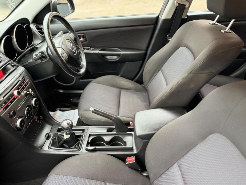 MAZDA MAZDA3