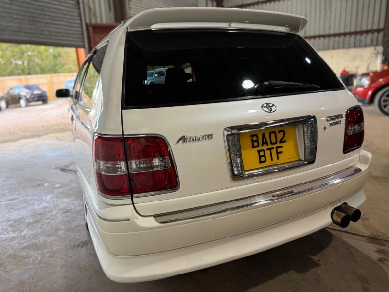TOYOTA CROWN