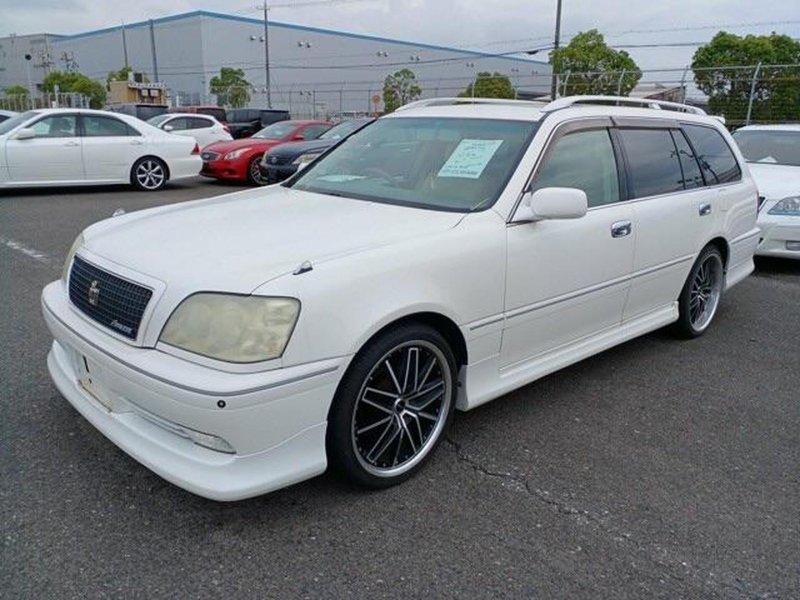 TOYOTA CROWN